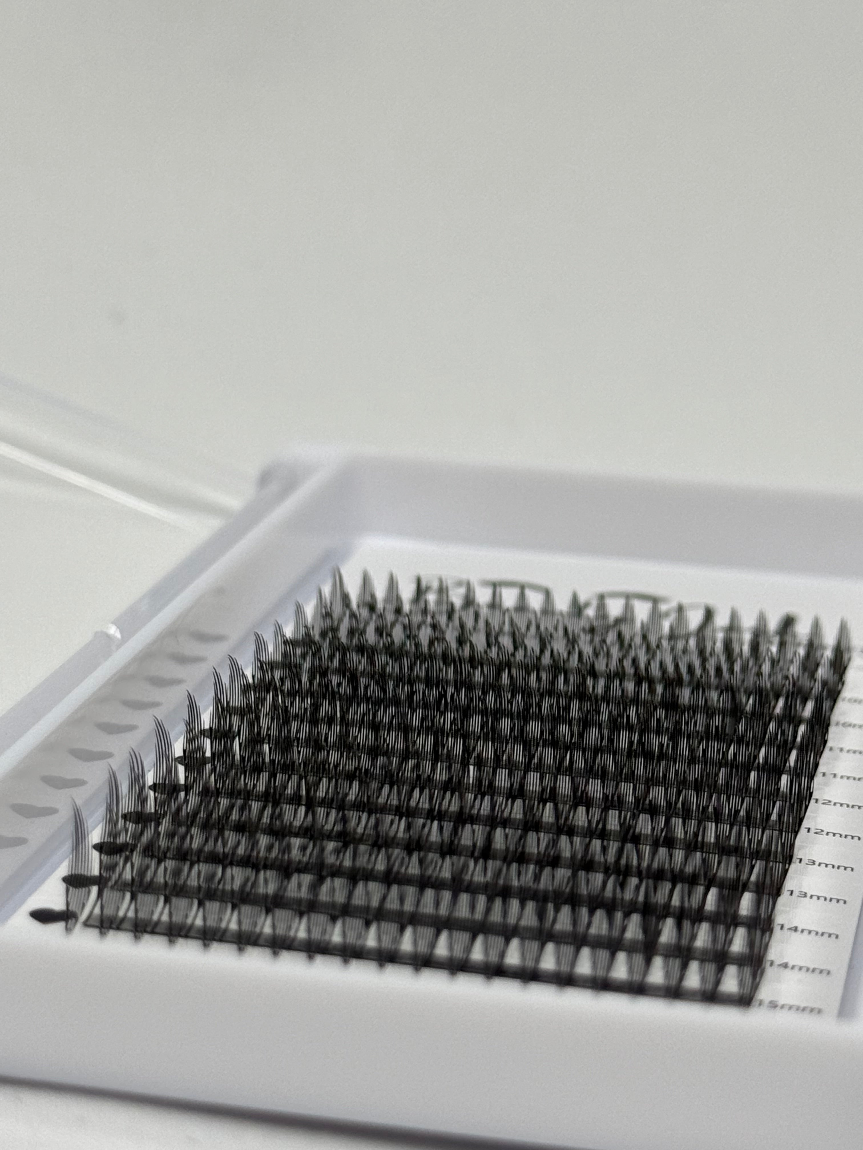 Comic Lashes Mix Length