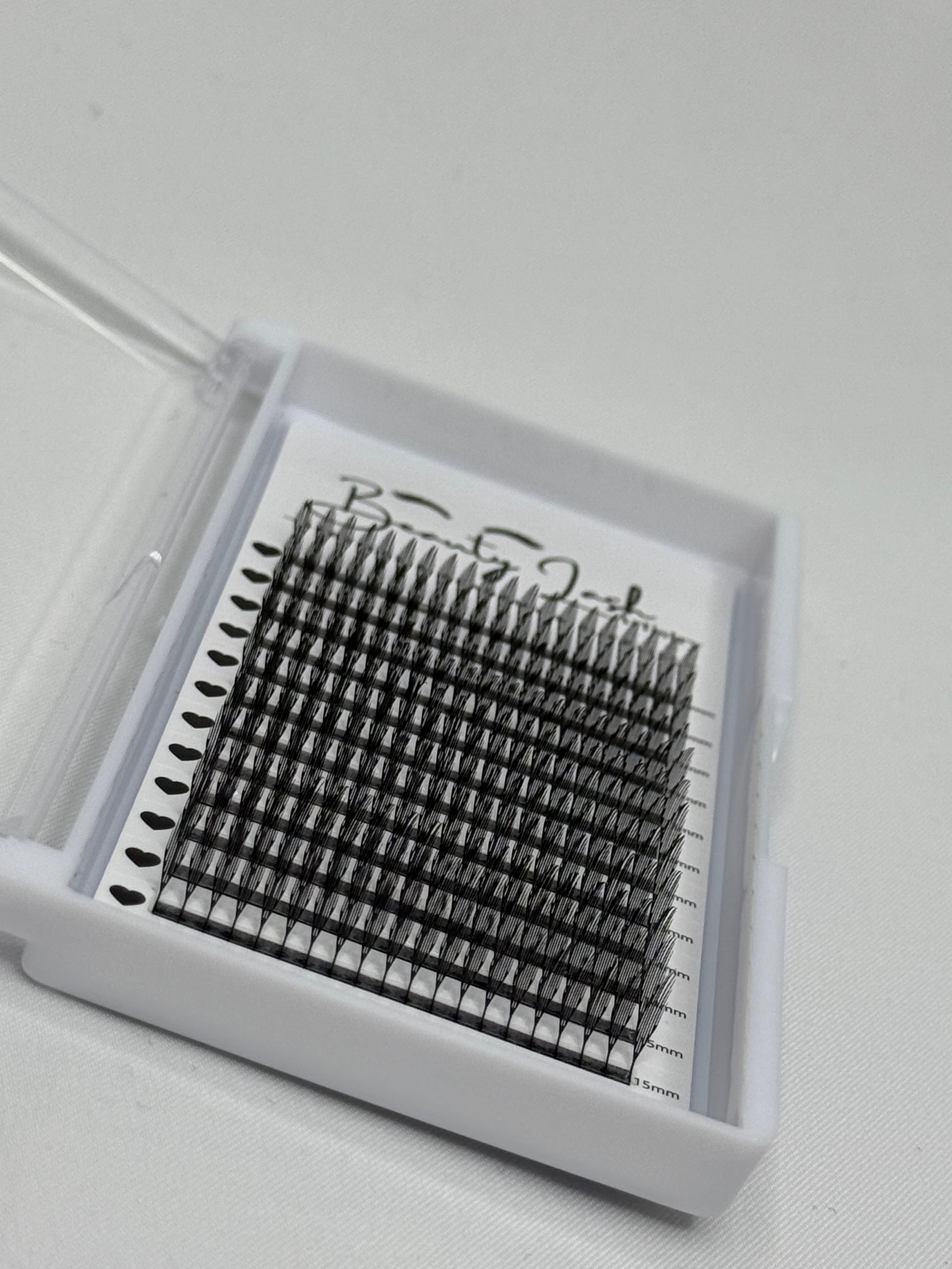 Comic Lashes Mix Length