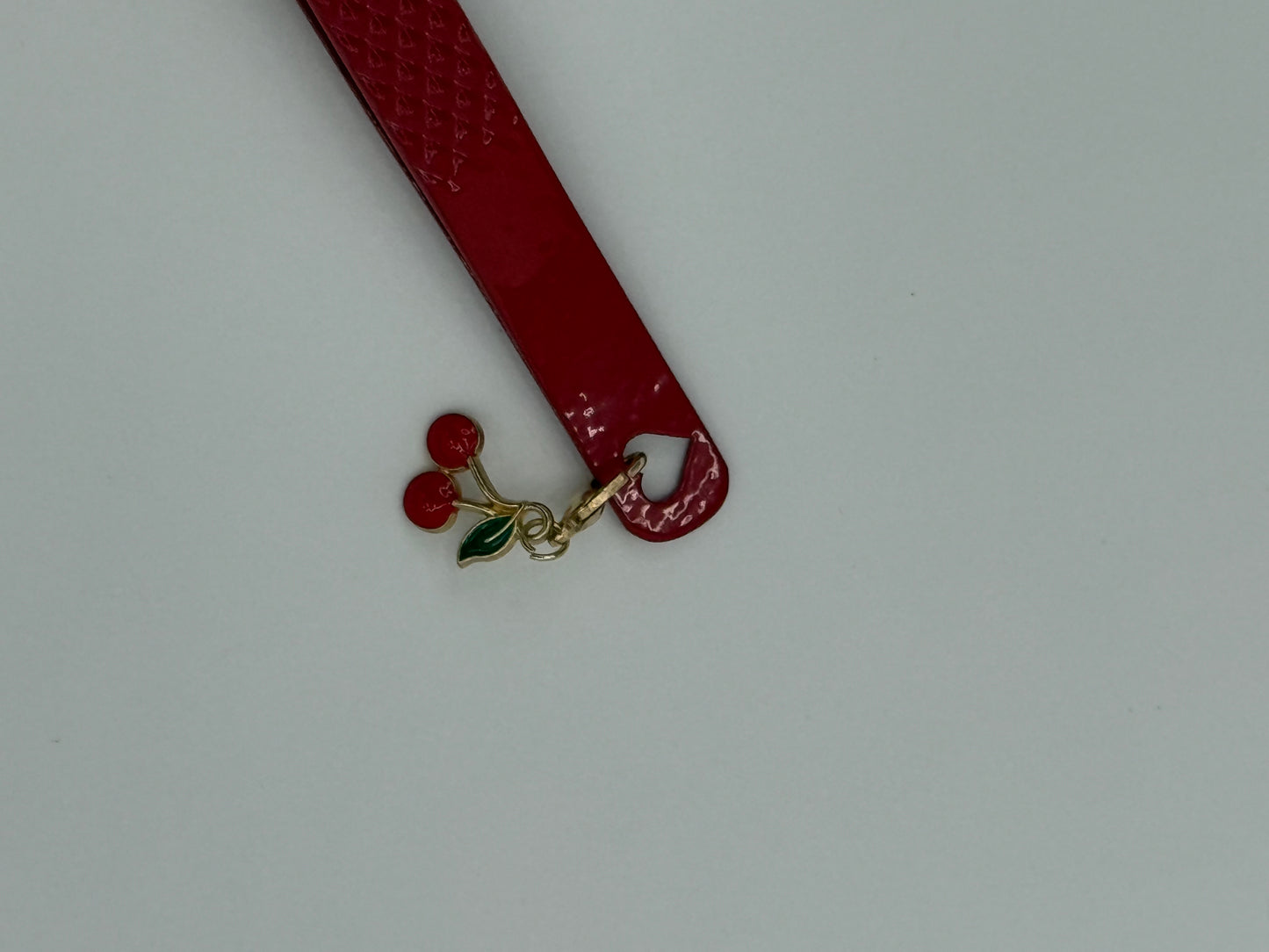 Cherry-Red Tweezer